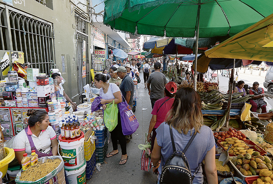 COMERCIANTES DEL CENTRO DE LIMA EXIGEN DEROGATORIA DE LEY 31980 QUE AMENAZA A MÁS DE 100 MIL NEGOCIOS – RCR Peru