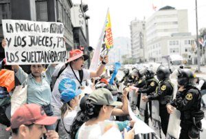 “POBLACIÓN SE HA VOLCADO A LAS CALLES Y SE HA HECHO SENTIR A NIVEL NACIONAL” – RCR Peru