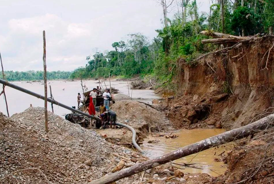 “EL ESTADO HA SIDO REBASADO POR LA MINERÍA ILEGAL” – RCR Peru