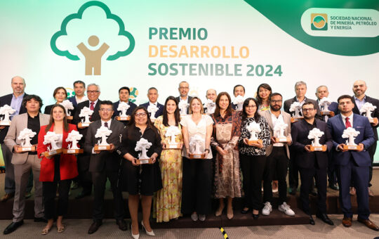 SNMPE OTORGÓ PREMIO DESARROLLO SOSTENIBLE 2024 A 22 PROYECTOS DE EMPRESAS DEL SECTOR MINERO ENERGÉTICO – RCR Peru