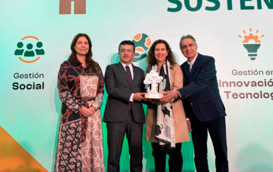 PROGRAMA “GANADEROS DE ALTURA” DE NEWMONT FONCREAGRO, OBTUVO EL PREMIO “DESARROLLO SOSTENIBLE 2024” – RCR Peru