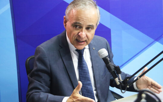 MINISTRO DE ENERGÍA Y MINAS RATIFICÓ ANUNCIOS HECHOS EN RCR – RCR Peru