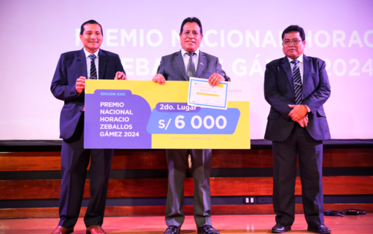 GANADOR DEL PREMIO NACIONAL HORARIO ZEBALLOS GÁMEZ INVITA A LOS DOCENTES DEL PERÚ A PRESENTAR NUEVAS INICIATIVAS PARA EL DESARROLLO DE LOS ALUMNOS   – RCR Peru