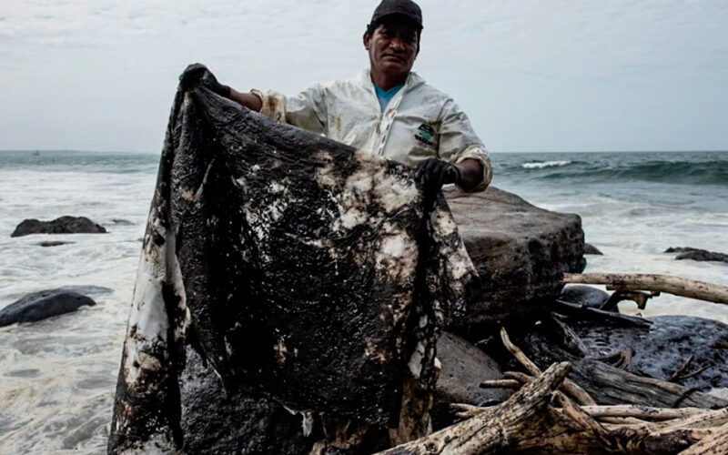 DESASTRE AMBIENTAL POR DERRAME DE HIDROCARBUROS DE PETROPERÚ AFECTA A MÁS DE 40 KILÓMETROS DE MAR Y PLAYAS – RCR Peru