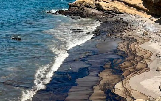 DERRAME DE PETRÓLEO GOLPEA DURAMENTE A PESCADORES Y TURISMO EN LOBITOS – RCR Peru