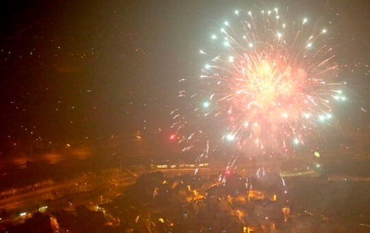 FUEGOS ARTIFICIALES EN AÑO NUEVO PONEN EN RIESGO LA SALUD Y CONTAMINAN EL MEDIO AMBIENTE – RCR Peru