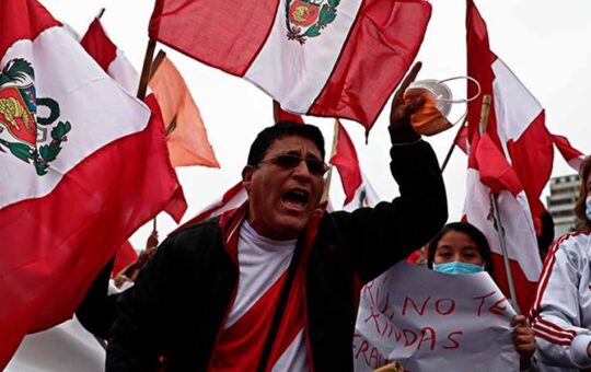 «SI NO REVERTIMOS LA SITUACIÓN POLÍTICA, EL 2026 SERÁ UN ESCENARIO PEOR» – RCR Peru