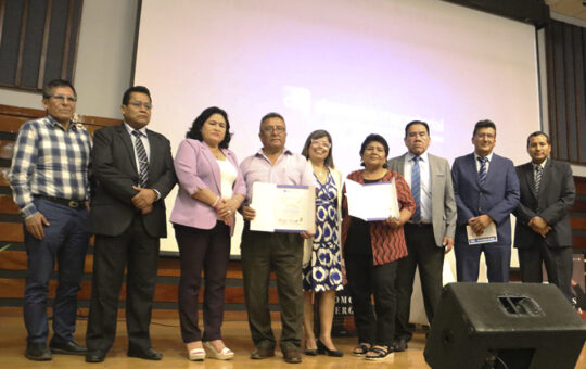 DERRAMA MAGISTERIAL RECONOCE TRAYECTORIA DE MAESTRAS Y MAESTROS CESANTES – RCR Peru