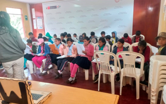 NIÑOS DE NAMORA INICIARON TALLERES VACACIONALES DE COMPUTACIÓN Y FÚTBOL EN TAMBO HUAYÁN – RCR Peru