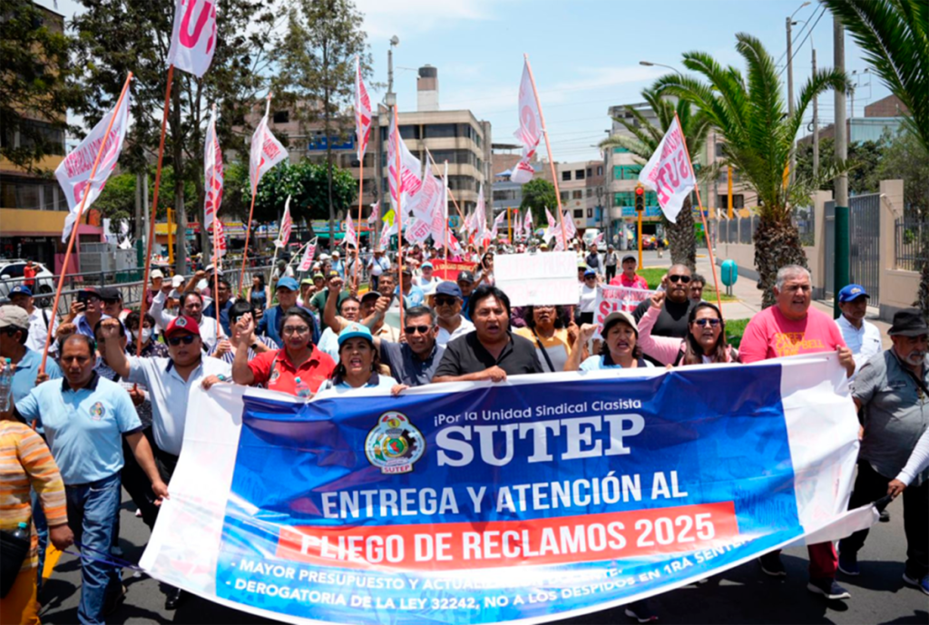 SUTEP RATIFICA DENUNCIA DE INCONSTITUCIONALIDAD CONTRA LEY 32242 Y MAYOR PRESUPUESTO PARA LA EDUCACIÓN – RCR Peru