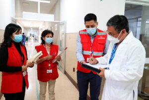 CONTRALORÍA ALERTÓ FALTA DE CONTROL Y DE PROGRAMACIÓN DE TURNOS MÉDICOS EN HOSPITALES DE ESSALUD EN OCHO REGIONES – RCR Peru