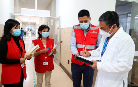 CONTRALORÍA ALERTÓ FALTA DE CONTROL Y DE PROGRAMACIÓN DE TURNOS MÉDICOS EN HOSPITALES DE ESSALUD EN OCHO REGIONES – RCR Peru