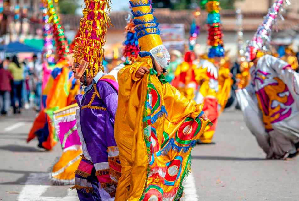 INSTITUCIONES EN CAJAMARCA COORDINAN MEDIDAS PARA GARANTIZAR ÉXITO DEL CARNAVAL 2025 – RCR Peru