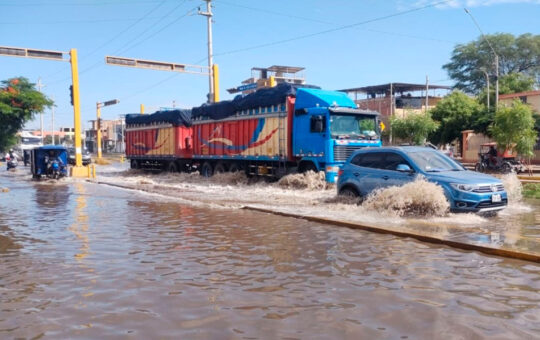 LLUVIAS INTENSAS EN PIURA CAUSAN ALERTA ROJA POR ACTIVACIÓN DE QUEBRADAS – RCR Peru