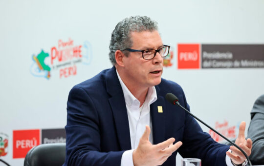 MINISTRO DE EDUCACIÓN JUSTIFICA ELIMINACIÓN DE PROYECTO LEGADO  – RCR Peru