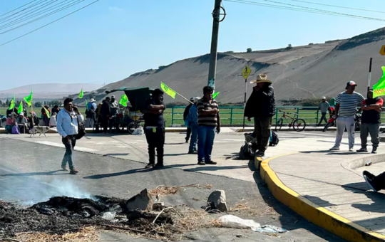 PARO CONTRA TÍA MARÍA PASA DESAPERCIBIDO, SEÑALA PERIODISTA – RCR Peru