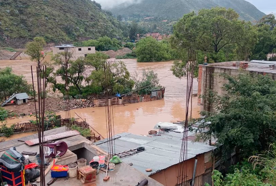 SIGUE EL RIESGO DE INUNDACIONES TRAS EL DESBORDE DEL RÍO HUALLAGA – RCR Peru