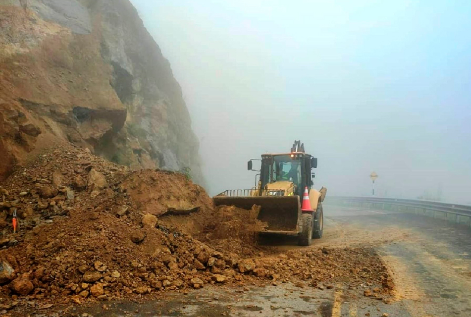 LLUVIAS INTENSAS SIGUEN GENERANDO EMERGENCIAS POR DESLIZAMIENTOS DE CARRETERAS EN CAJAMARCA – RCR Peru