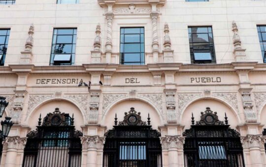 DEFENSORÍA ALERTA DEFICIENCIAS EN CETRO DE EMERGENCIA MUJER EN LA COMISARÍA DE CARABAYLLO – RCR Peru