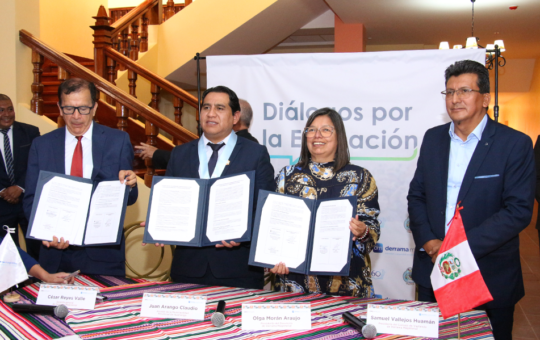 AYACUCHO FUE SEDE DEL SÉPTIMO «DIÁLOGOS POR LA EDUCACIÓN» ORGANIZADO POR LA DERRAMA MAGISTERIAL Y EL SUTEP – RCR Peru