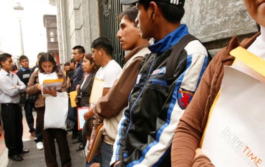 ES INVIABLE APLICAR UN SEGURO DE DESEMPLEO EN PERÚ – RCR Peru
