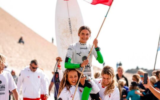 VALENTINA ESCUDERO SE CORONÓ CAMPEONA SUDAMERICANA DE SURF EN LA CATEGORÍA SUB 14 DAMAS – RCR Peru