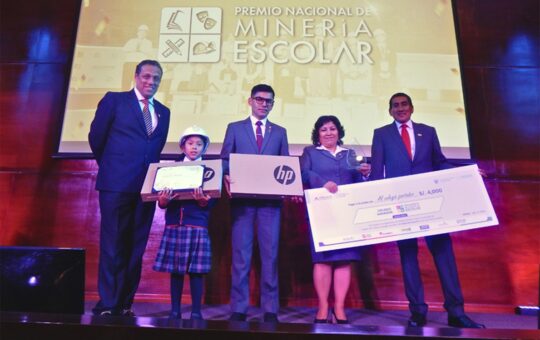 CONOCE LOS INCENTIVOS DEL PREMIO NACIONAL DE MINERÍA ESCOLAR DE PERUMIN 37 – RCR Peru