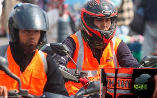 ASOCIACIÓN DE MOTOCICLISTAS PRESENTÓ DEMANDA PARA ANULAR NORMA QUE OBLIGA A MOTOCICLISTAS A USAR CASCOS Y CHALECOS CERTIFICADOS – RCR Peru