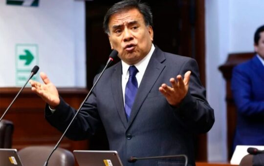 EL EXCONGRESISTA, JAVIER VELAZQUEZ, PROPUSO SUSPENDER LA SEMANA DE REPRESANTACIÓN PARA LOS CONGRESISTAS – RCR Peru