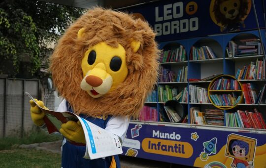 «LEO A BORDO» DE CRISOL BENEFICIA A MÁS DE 10,000 NIÑOS Y FORTALECE BIBLIOTECAS ESCOLARES – RCR Peru