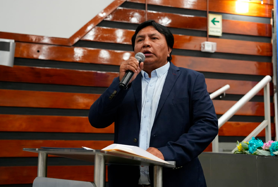 LUCIO CASTRO, SECRETARIO GENERAL DEL SUTEP, DEFINIÓ COMO “OFENSIVO” EL AUMENTO DE SUELDO PRESIDENCIAL – RCR Peru
