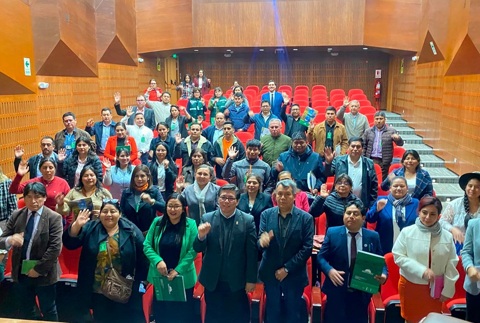 AUTORIDADES LOCALES APUESTAN POR LA COSECHA DE AGUA CONTRA LA CRISIS HÍDRICA – RCR Peru