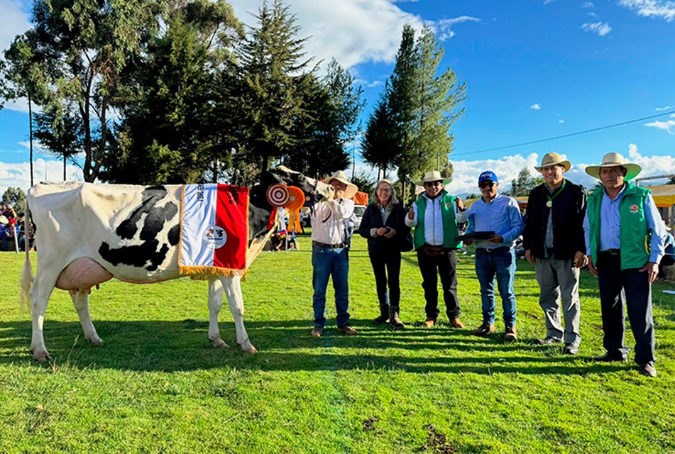 MÁS DE 4.300 FAMILIAS HAN SIDO BENEFICIADAS POR EL PROGRAMA GANADEROS DE ALTURA – RCR Peru