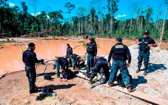 CORRUPCIÓN EN LOS ESTAMENTOS DEL ESTADO IMPIDE AVANCE EN LA LUCHA CONTRA LA MINERÍA ILEGAL – RCR Peru