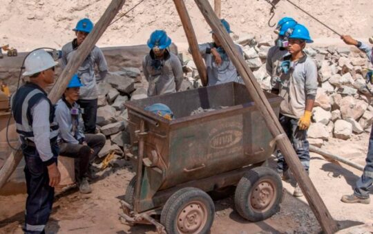 MESA TÉCNICA PARA FORMALIZACIÓN MINERA TIENE AGENDA «MUY SUPERFICIAL» Y NO ABORDA PROBLEMAS DE FONDO – RCR Peru