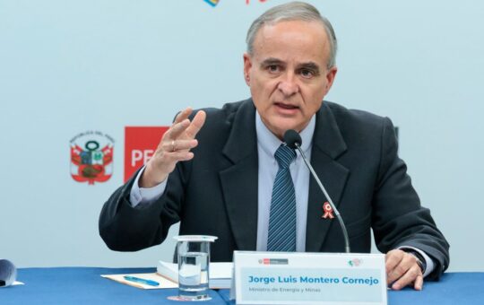 MINEM PRECISA QUE REVISIÓN DE RECONSIDERACIONES NO IMPLICA RETROCESO EN EL REINFO – RCR Peru