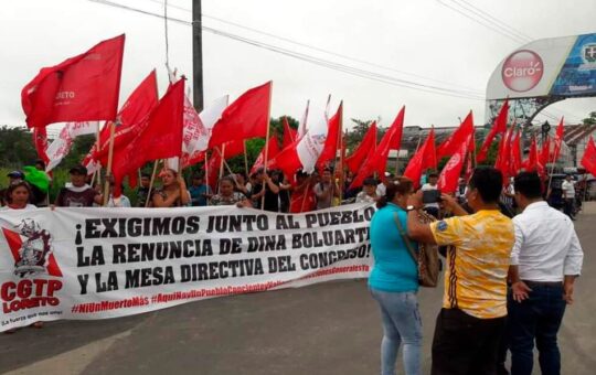 PROTESTAS EN IQUITOS FUE PARA DENUNCIAR AL GOBERNADOR REGIONAL, LA DEFICIENTE ELECTRIFICACIÓN Y LA CONTAMINACIÓN DEL AGUA POR LA MINERÍA ILEGAL – RCR Peru