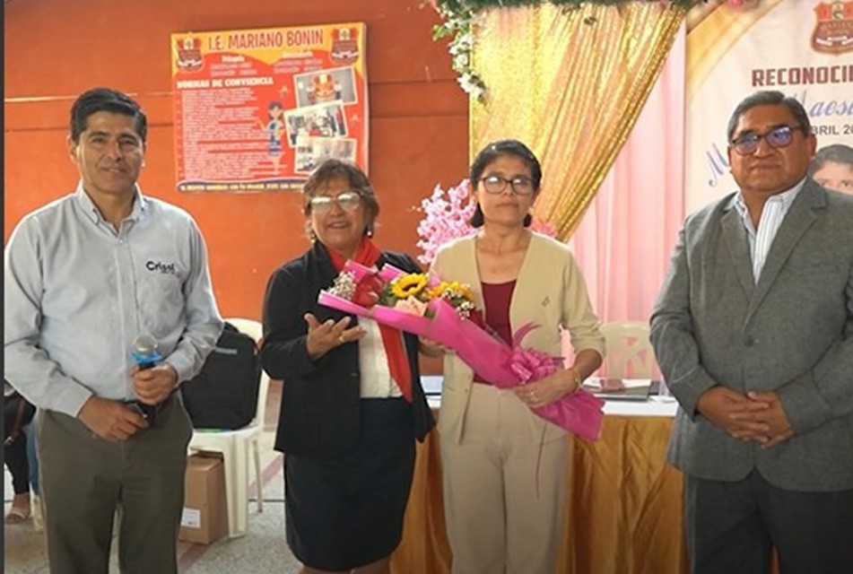 MAESTRA DE HUÁNUCO FUE RECONOCIDA COMO LA LECTORA MÁS DESTACADA DE ABRIL POR LA DERRAMA MAGISTERIAL – RCR Peru