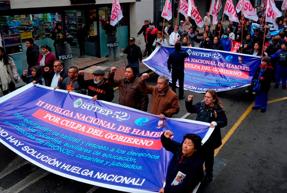 NO DESCARTAN HUELGA NACIONAL DE MAESTROS ANTE INCUMPLIMIENTO DE PROMESAS GUBERNAMENTALES – RCR Peru