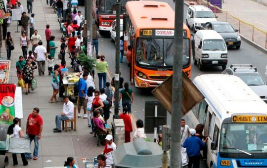 DEFENSORÍA DEL PUEBLO LIMA NORTE DEMANDA MAYOR COORDINACIÓN A PNP Y MUNI LIMA PARA ELIMINAR CAOS VEHICULAR EN AVENIDAS DE COMAS – RCR Peru