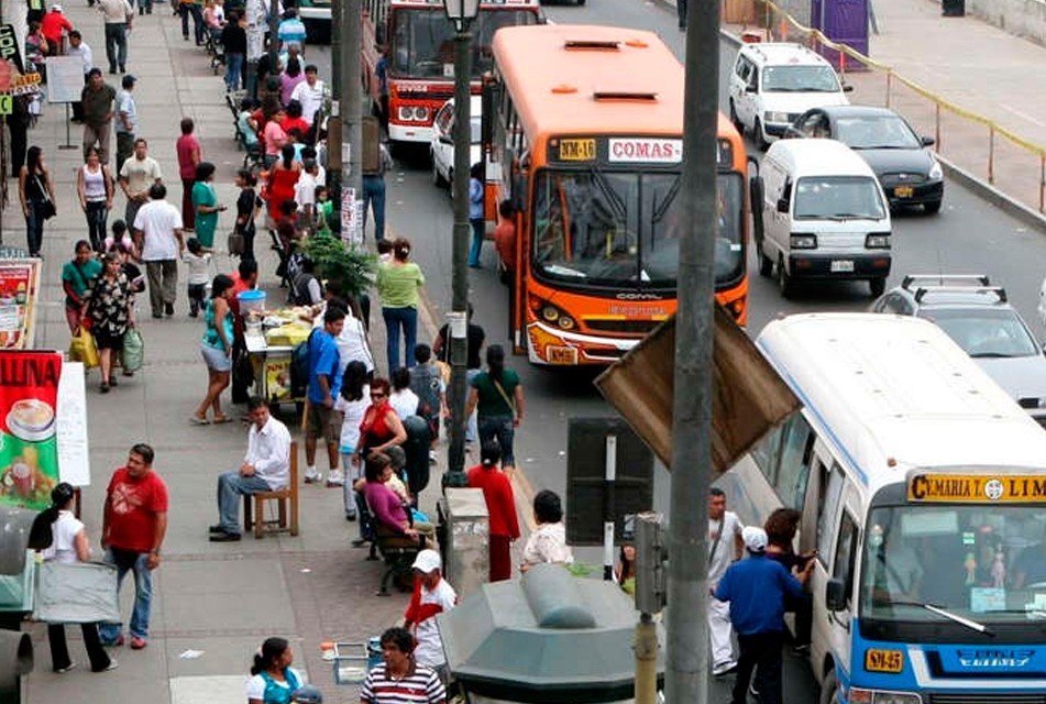 DEFENSORÍA DEL PUEBLO LIMA NORTE DEMANDA MAYOR COORDINACIÓN A PNP Y MUNI LIMA PARA ELIMINAR CAOS VEHICULAR EN AVENIDAS DE COMAS – RCR Peru