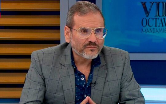 MINISTRO SANTIVÁÑEZ DEMUESTRA FALTA DE RESPETO A INSTITUCIONES Y ROMPE EL CONTROL DE PODERES – RCR Peru