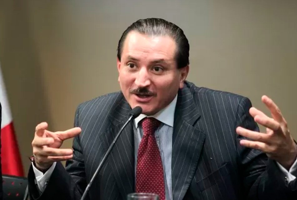 “NOS GOBIERNA UNA CASTA DELINCUENCIAL” – RCR Peru