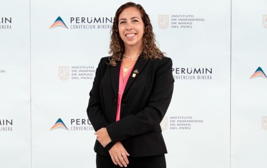 “EL PAÍS NECESITA ACELERAR PROYECTOS Y COMBATIR LA MINERÍA ILEGAL CON FIRMEZA” – RCR Peru