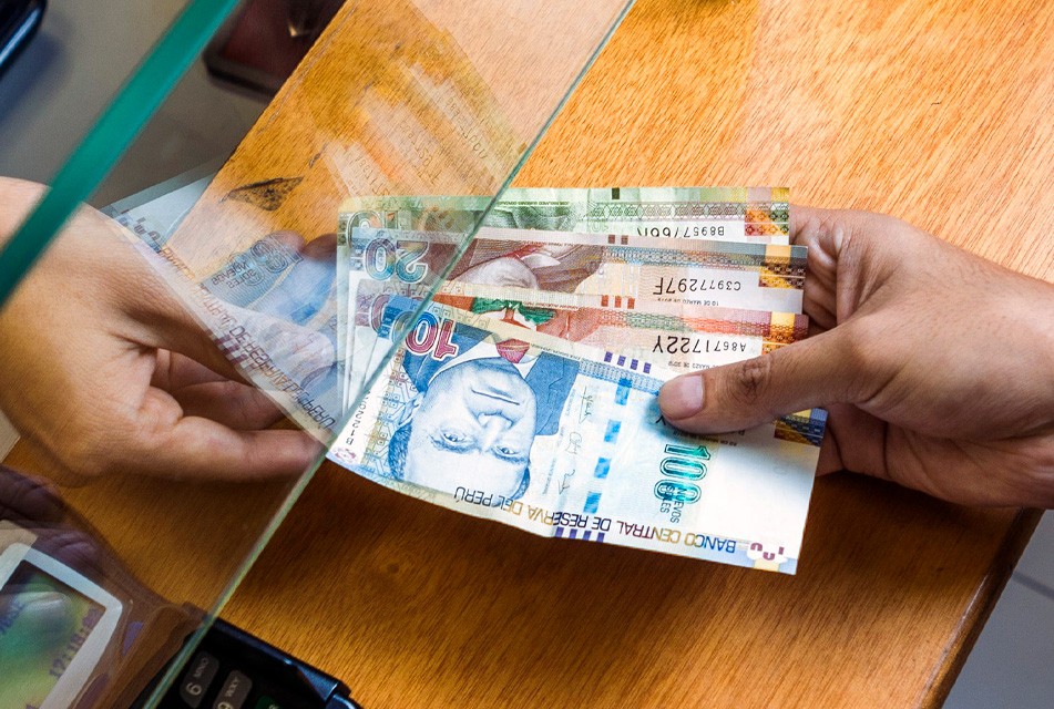 TRABAJADORES ESTATALES RESPALDAN NUEVO RETIRO DE AFP, PERO EXIGEN REFORMA INTEGRAL DEL SISTEMA PENSIONARIO – RCR Peru