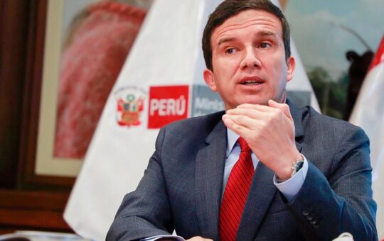 DIRECTOR DE ASUNTOS SOCIALES Y CORPORATIVOS DE PAN AMERICAN SILVER, LLAMA A BUSCAR SINERGIAS Y PROMOVER UNA MINERÍA ARTESANAL FORMAL – RCR Peru