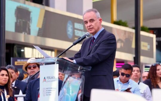 PODER EJECUTIVO DESPLEGARÁ UNA «ESTRATEGIA DE COMBATE» CONTRA LA MINERÍA ILEGAL EN ZONAS CRÍTICAS DE CAJAMARCA Y BUSCARÁ SIMPLIFICAR LA TRAMITOLOGÍA PARA PROYECTOS FORMALES – RCR Peru