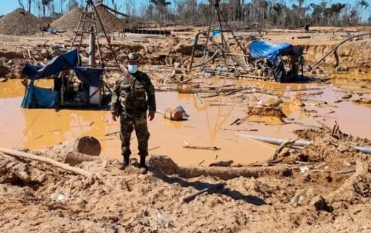 ECONOMÍAS ILEGALES BUSCAN EL CONTROL POLÍTICO EN EL PAÍS – RCR Peru