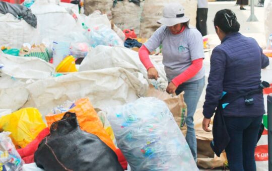 “PREMIO PERUMIN INSPIRA 2025 HA SIDO GENEROSO AL RECONOCER NUESTRA LABOR DE RECICLAJE Y DESCONTAMINACIÓN AMBIENTAL EN CAJAMARCA” – RCR Peru