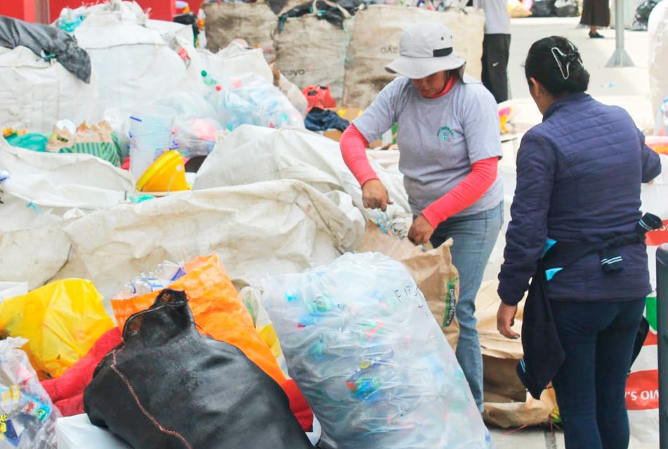 “PREMIO PERUMIN INSPIRA 2025 HA SIDO GENEROSO AL RECONOCER NUESTRA LABOR DE RECICLAJE Y DESCONTAMINACIÓN AMBIENTAL EN CAJAMARCA” – RCR Peru